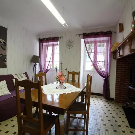 House Casteigbou 3 度假居 Sarrance