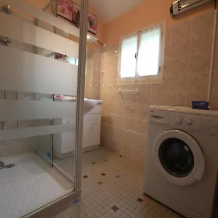House Casteigbou 3 度假居 *